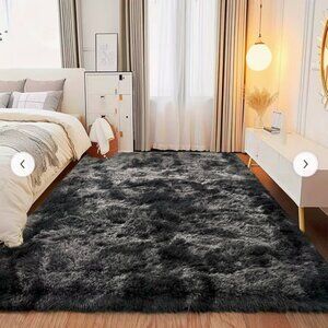 Brand New - Large 5.3ft x 4ft - Plush Area Rug - Washable & Stylish